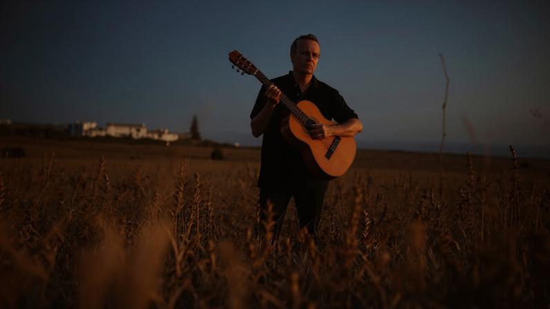 João Afonso lança o disco Todo Tempo e vê poesia como resgate da realidade