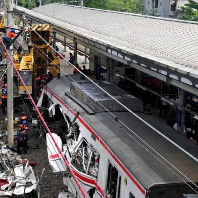 Colisão ferroviária na Indonésia deixa pelo menos 14 mortos