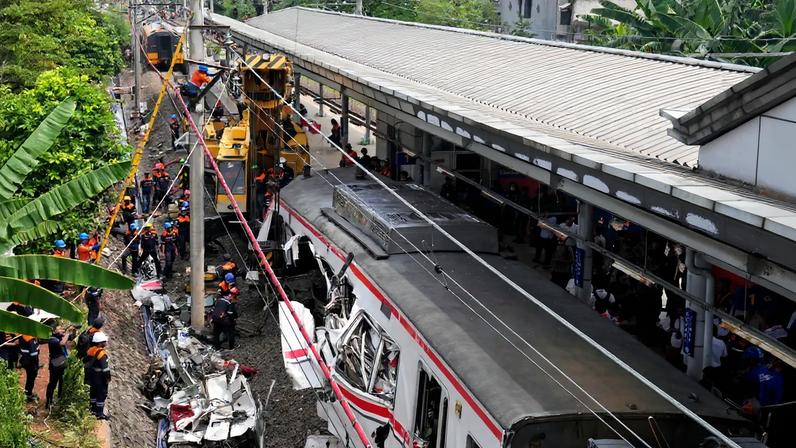 Pelo menos 14 mortos em colisão de comboios na Indonésia