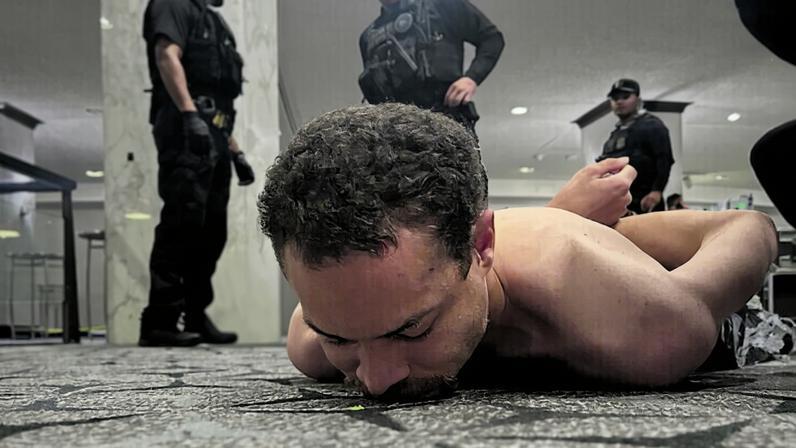 Agente do Serviço Secreto dispara quatro tiros a suspeito durante o jantar da Casa Branca