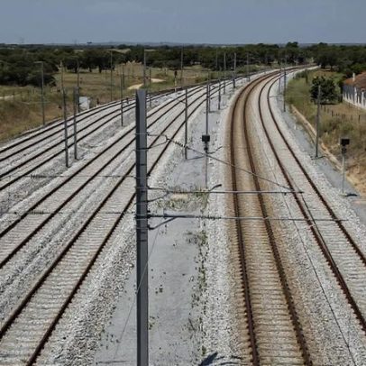 Governo aprova 60 milhões para eletrificar linha Casa Branca-Beja