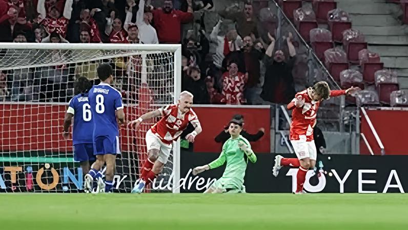 Quatro vitórias em casa nos quartos da Liga Conferência