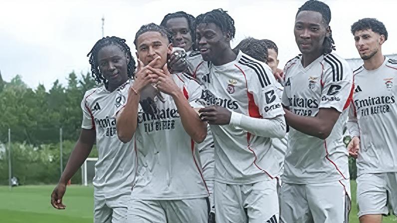 Federico Coletta garante vitória do Benfica diante do Leixões