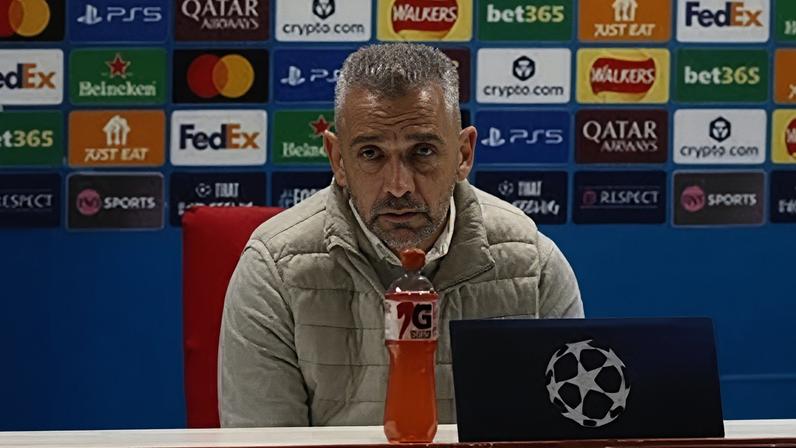 Benfica mais fresco por jogar de semana a semana, afirma Rui Borges