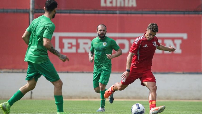 Gustavo Mendonça afirma-se com João Henriques no AVS
