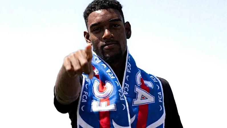 Felipe Lima chegou do Flamengo no último verão