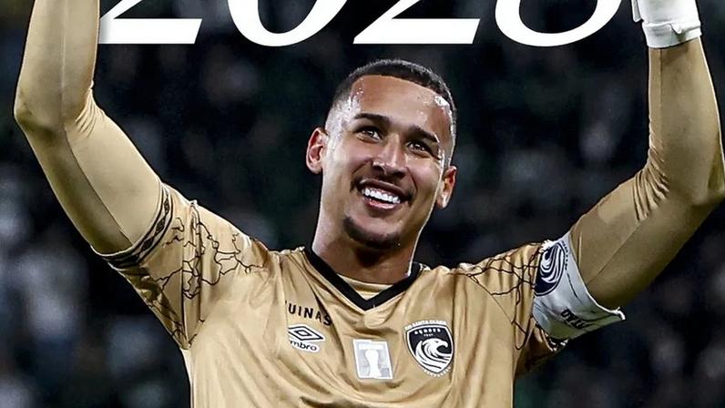 Gabriel Batista tem sido gigante a fechar a baliza do Santa Clara