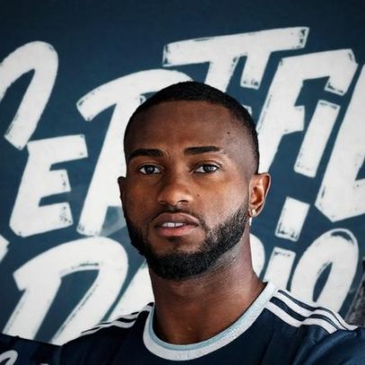 Otávio marca na estreia pelo Paris FC