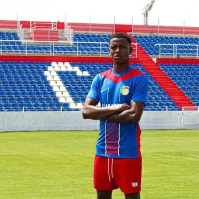 Julián Martínez sofre entorse