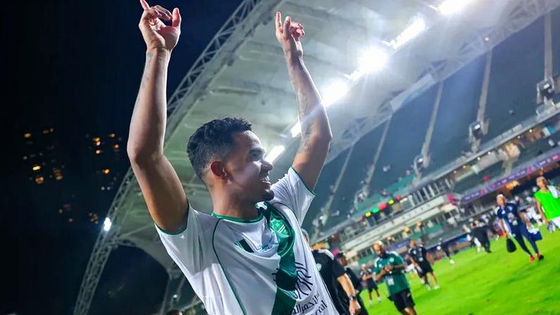 Galeno decide e coloca o Al Ahli nas meias-finais