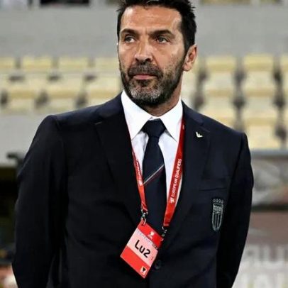 Buffon entrega demissão à Federação Italiana um minuto após o jogo