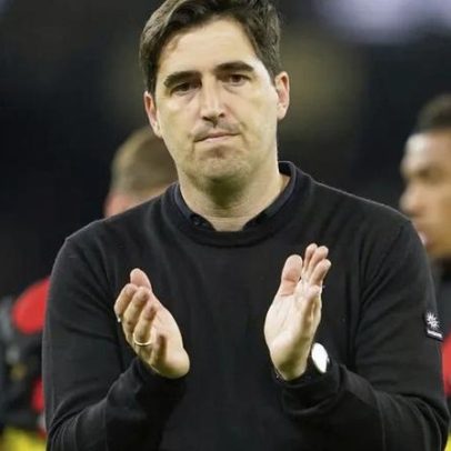 Andoni Iraola é candidato ao banco técnico do Manchester United