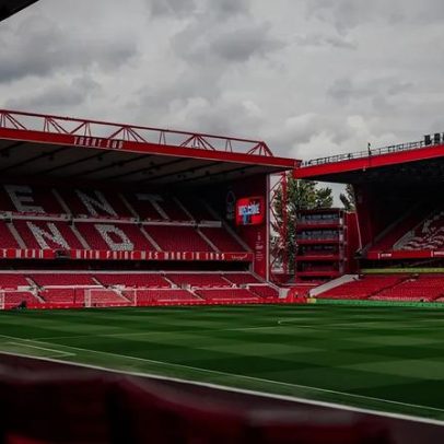 Nottingham: Robin Hood, labirinto subterrâneo e dois clubes com histórias