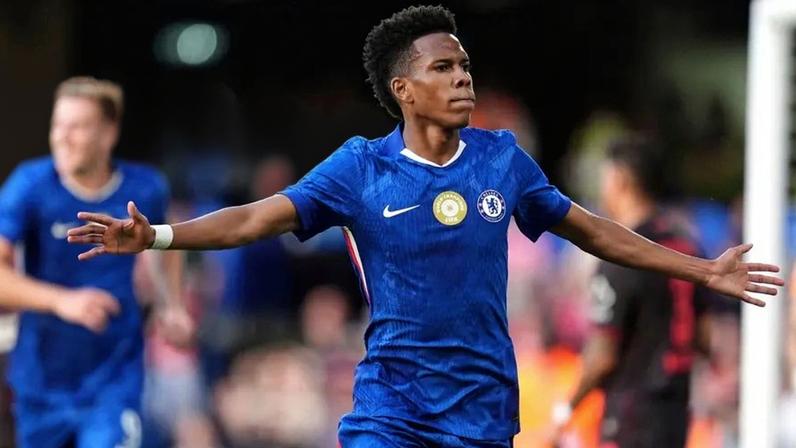 Estêvão corre risco de falhar o Mundial de 2026