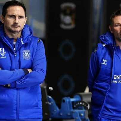 Coventry retorna à Premier League 25 anos depois