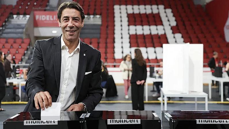 Rui Costa reeleito presidente do Benfica