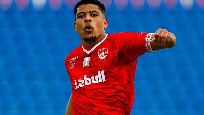 Vinícius Lopes é uma das figuras do Santa Clara