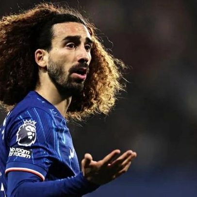 Chelsea deteta nova "toupeira"; barbeiro de Cucurella envolvido