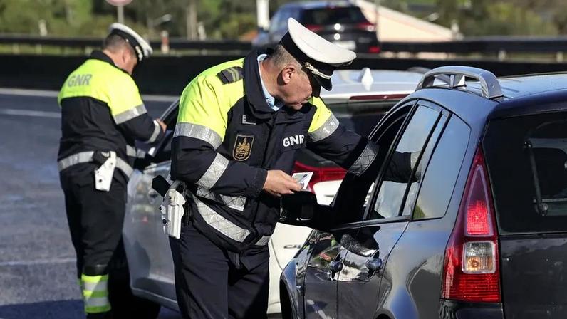Militares da GNR em ação de fiscalização