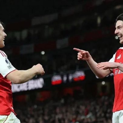 Arsenal regista regressos de peso no último treino em Inglaterra