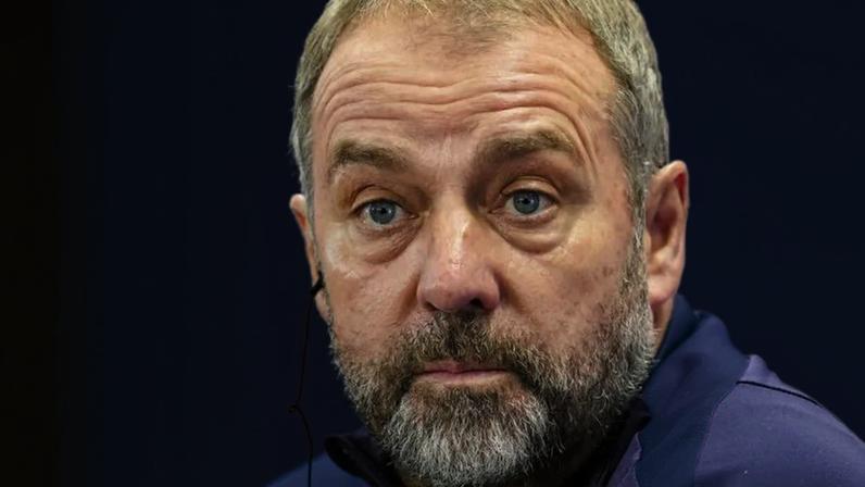 Flick admite renovar com o Barcelona será o último passo da carreira