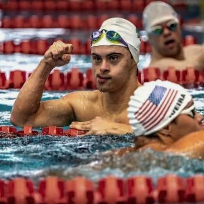 Vicente Pereira bate recorde mundial nos 50 m costas em natação adaptada