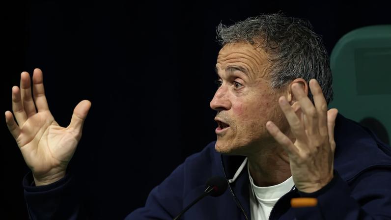 PSG oferece a Luis Enrique contrato até 2030 com verbas significativas