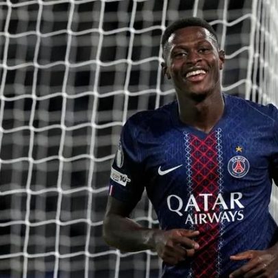 Nuno Mendes regressa aos convocados do PSG