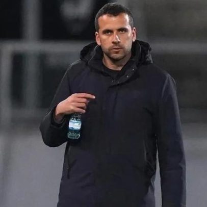 Vaga no meio-campo da Estrela da Amadora para a visita ao Nacional