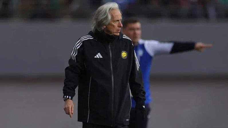 Jorge Jesus satisfeito com triunfo e dúvidas sobre a arbitragem