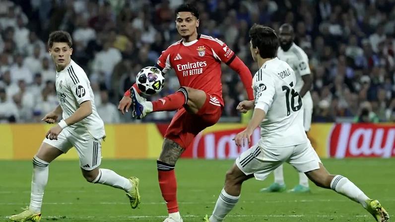 Richard Ríos no Real Madrid-Benfica