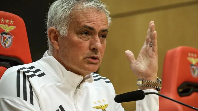 Conferência em directo de Mourinho antevê jogo com o Nacional