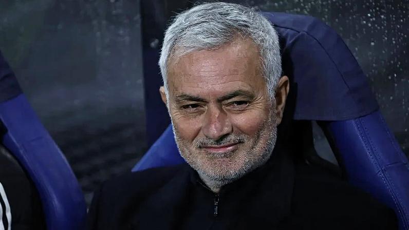 José Mourinho no jogo com o Gil Vicente