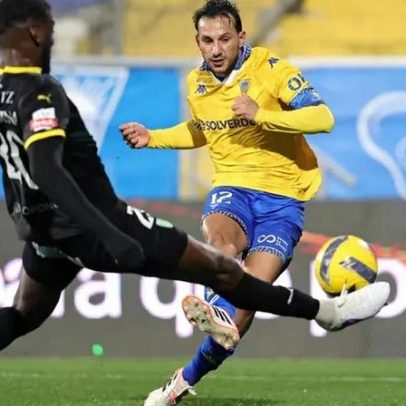 João Carvalho, rei das assistências, procura a primeira frente aos grandes