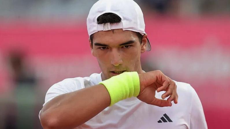 Henrique Rocha perdeu com o paraguaio Adolfo Daniel Vallejo