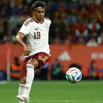 FIFA abre inquérito por cânticos racistas no Espanha-Egipto