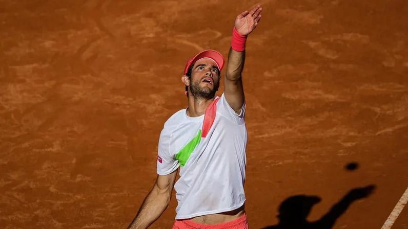 Nuno Borges afastado na estreia em Bucareste