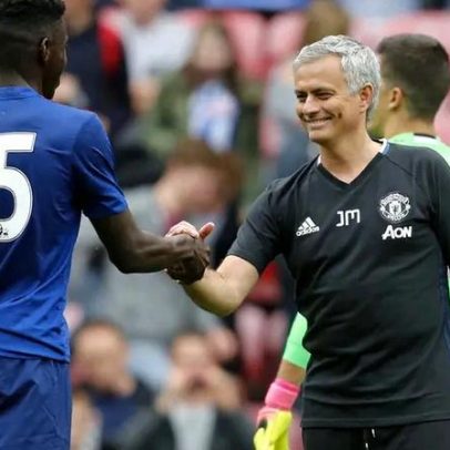Tuanzebe, herói congolês: Mourinho e o recorde no Guinness com hipopótamos