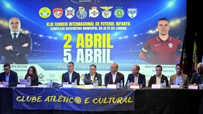 Roberto Martínez na apresentação do XLIII Torneio Internacional de Futebil Infantil