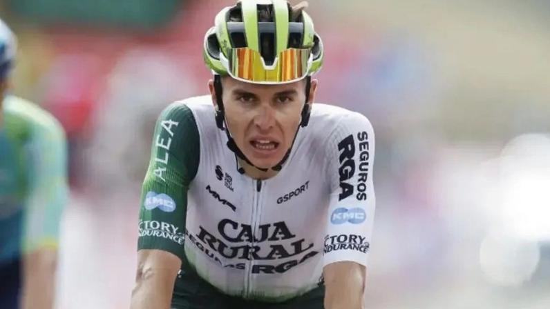 Ciclista espanhol da Caja Rural em estado grave após colisão com carro