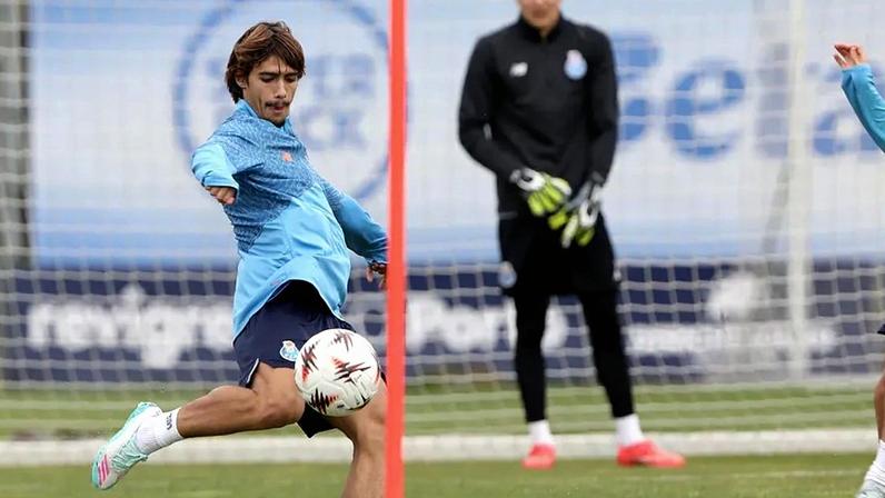 Rodrigo Mora mais perto do regresso ao plantel