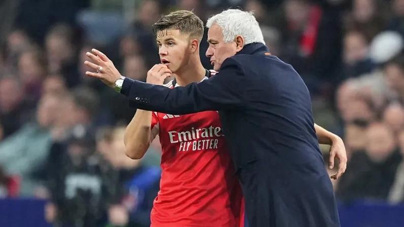 Dahl explica por que tem agora mais qualidade e menciona Mourinho no treino