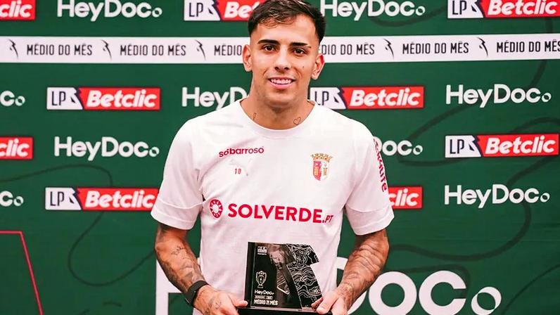 Zalazar já recebeu o prémio de melhor médio de fevereiro