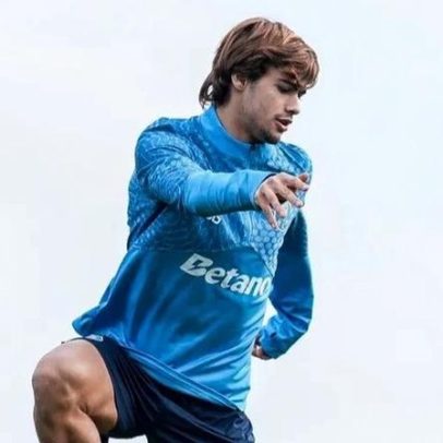 Rodrigo Mora com perspetiva de titular no onze do FC Porto
