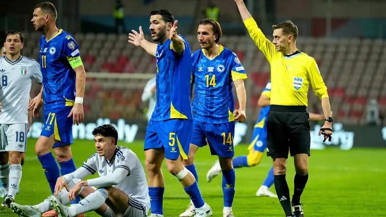 Lenda do Inter aconselha Bastoni a abandonar Itália por seu próprio bem