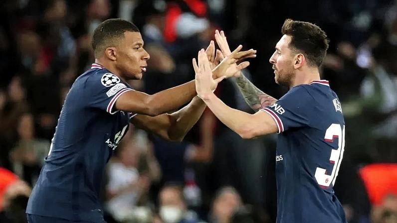 Mbappé recorda treinos de Messi no PSG