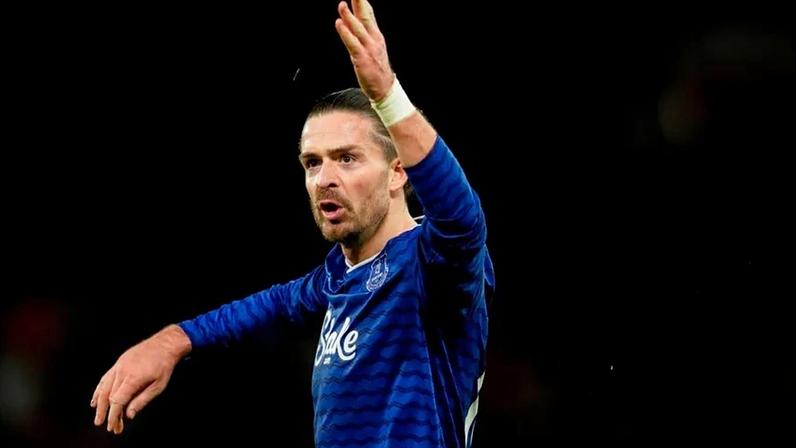 Jack Grealish é alvo do Everton