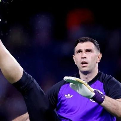 Dibu Martínez fica triste com falta de interesse do Manchester United