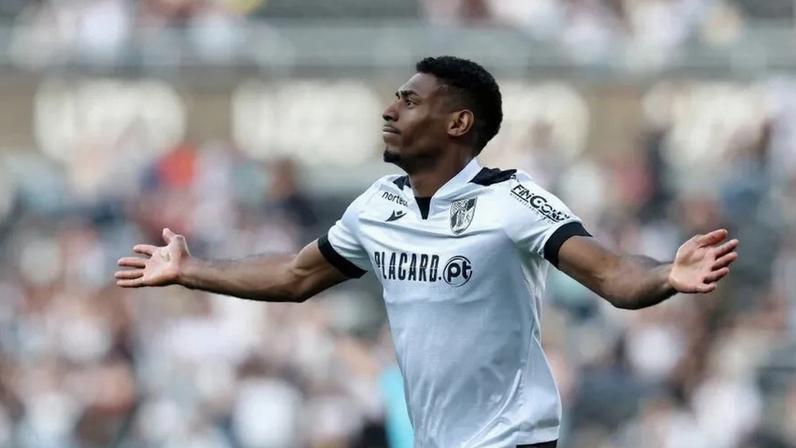 Vitória prova a força da equipa de Gustavo Silva durante a turbulência