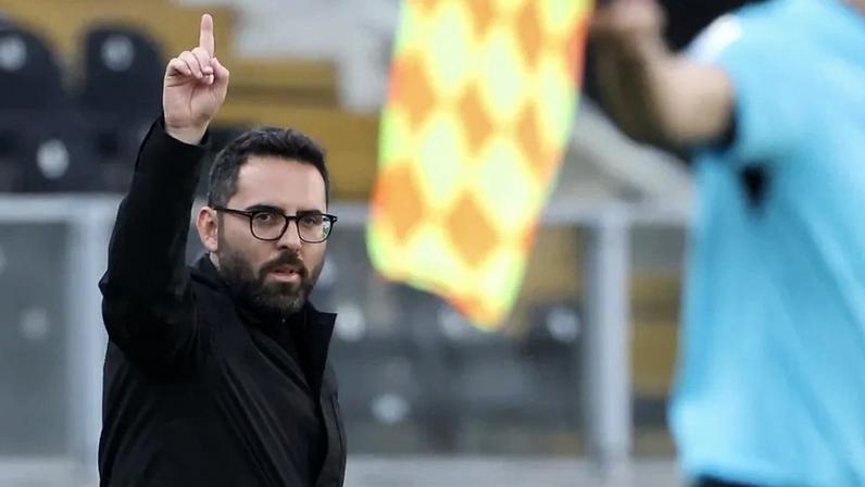 Gonçalo Feio reage após dia difícil: "Só nos cabe reagir".